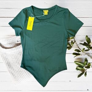Daisy Olive Green Short Sleeve Bodysuit M NWT Two Snap Closure DB3417 Solid